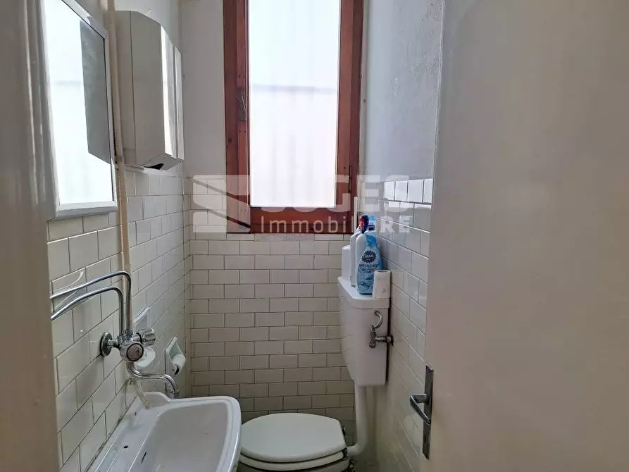 Immagine 12 di Attività commerciale in affitto  in Via G. di Vittorio a Pontassieve