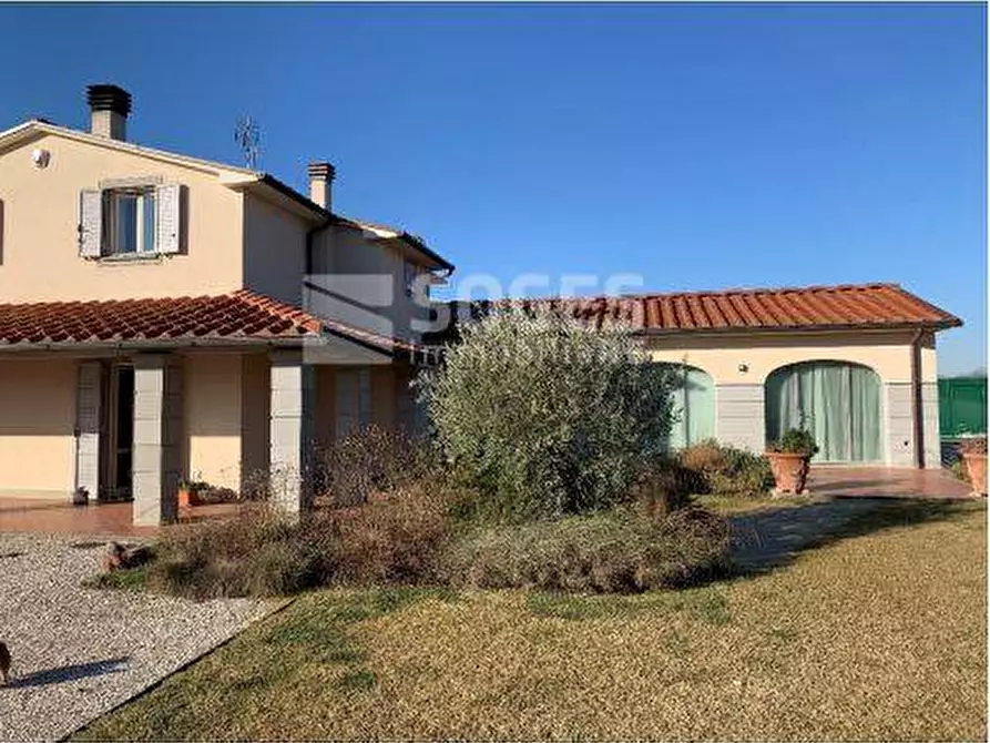 Immagine 1 di Villa in vendita  in Via Buonconte da Montefeltro a Arezzo
