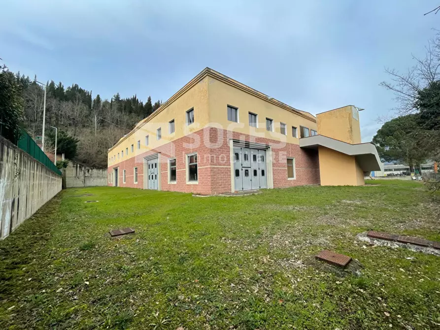 Immagine 12 di Locale commerciale in vendita  in Rosano a Rignano Sull'arno