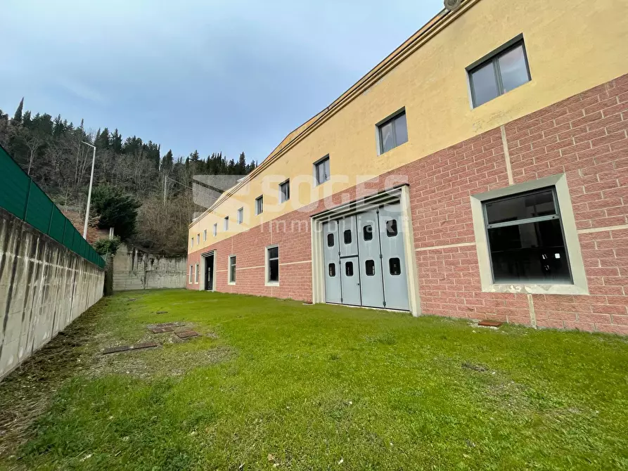 Immagine 13 di Locale commerciale in vendita  in Rosano a Rignano Sull'arno