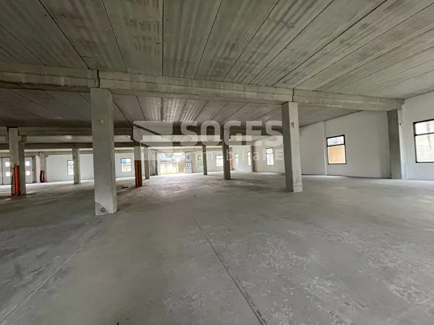 Immagine 17 di Locale commerciale in vendita  in Rosano a Rignano Sull'arno