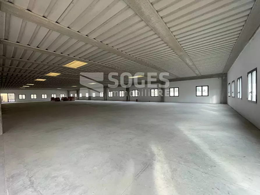 Immagine 9 di Locale commerciale in vendita  in Rosano a Rignano Sull'arno