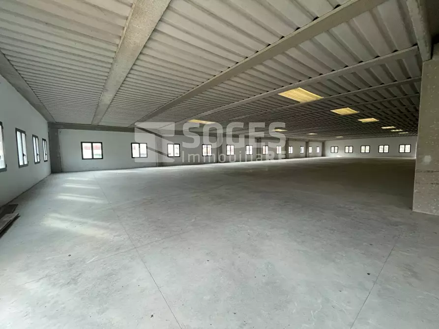 Immagine 10 di Locale commerciale in vendita  in Rosano a Rignano Sull'arno