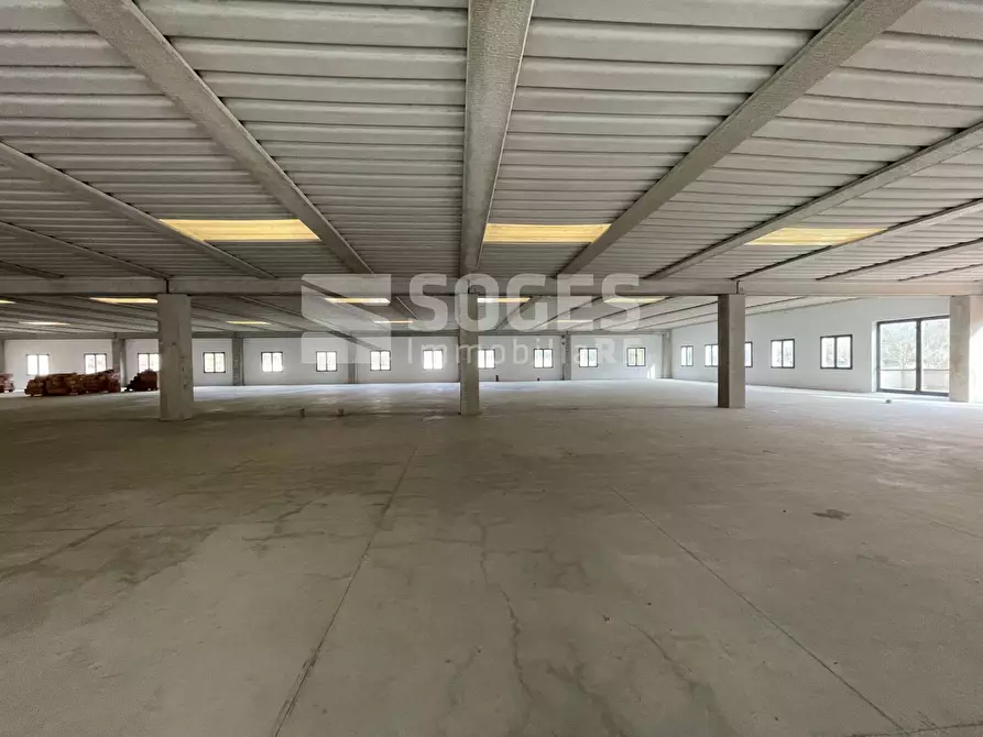 Immagine 20 di Locale commerciale in vendita  in Rosano a Rignano Sull'arno