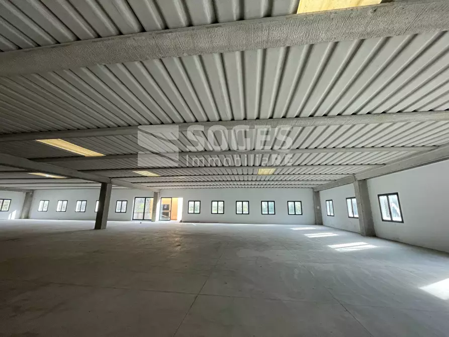 Immagine 21 di Locale commerciale in vendita  in Rosano a Rignano Sull'arno