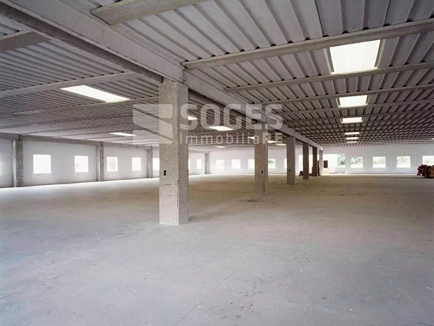 Immagine 25 di Locale commerciale in vendita  in Rosano a Rignano Sull'arno