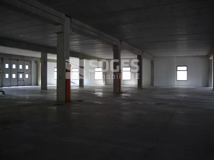 Immagine 26 di Locale commerciale in vendita  in Rosano a Rignano Sull'arno