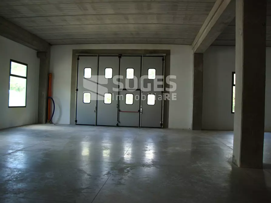 Immagine 27 di Locale commerciale in vendita  in Rosano a Rignano Sull'arno