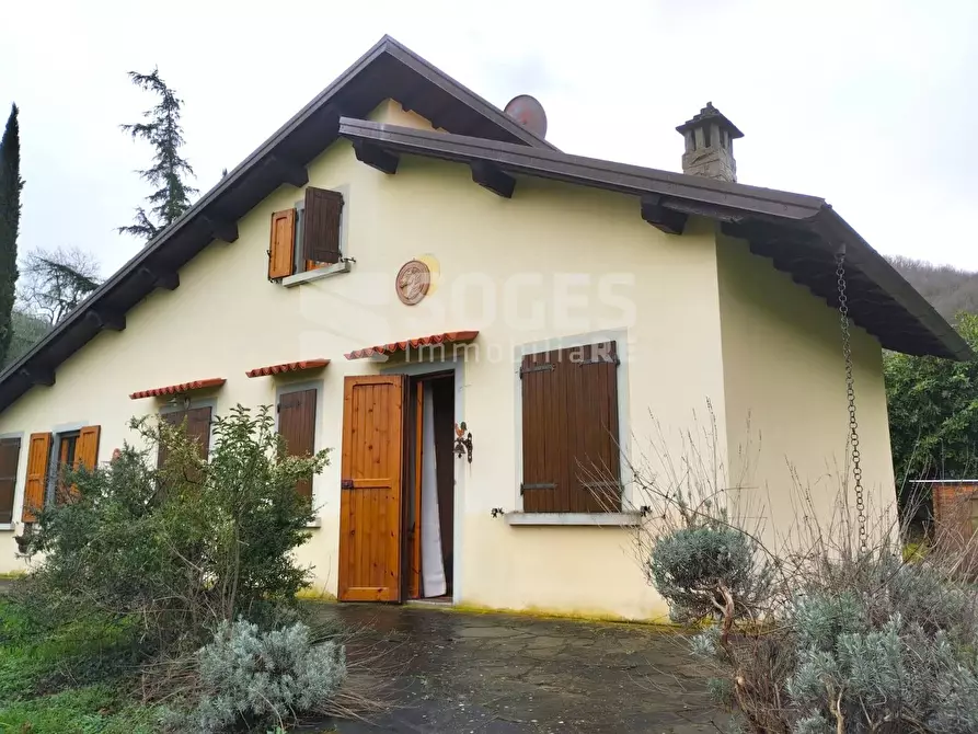 Immagine 1 di Villa in vendita  in Frazione Celle a Dicomano