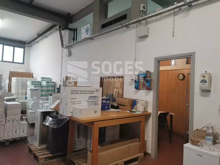 Immagine 3 di Attività commerciale in affitto  in via puccini a Pontassieve