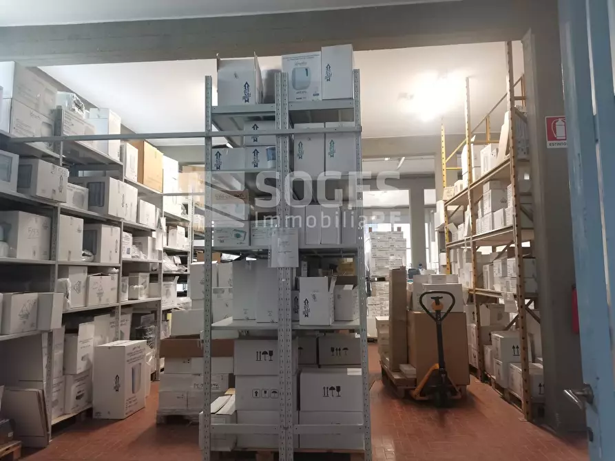 Immagine 4 di Attività commerciale in affitto  in via puccini a Pontassieve