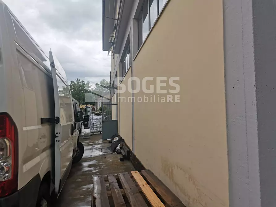 Immagine 11 di Attività commerciale in affitto  in via puccini a Pontassieve