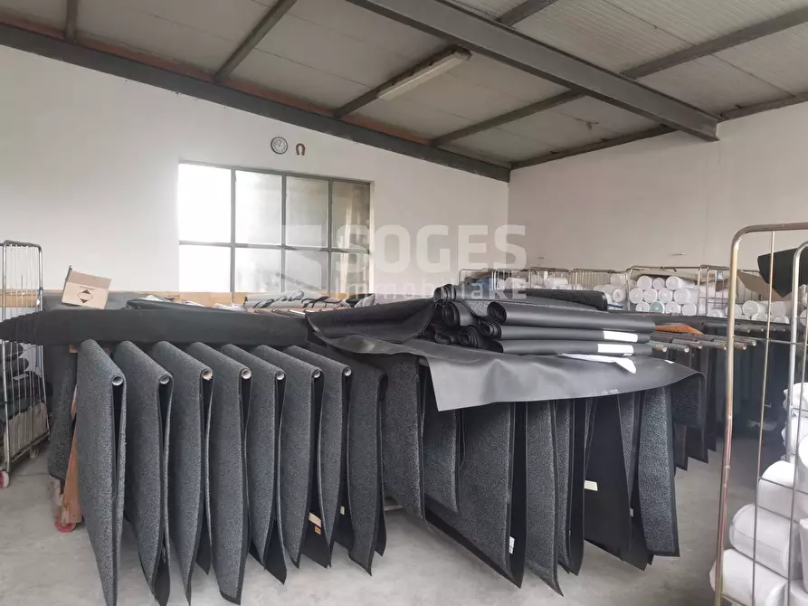 Immagine 7 di Attività commerciale in affitto  in via puccini a Pontassieve