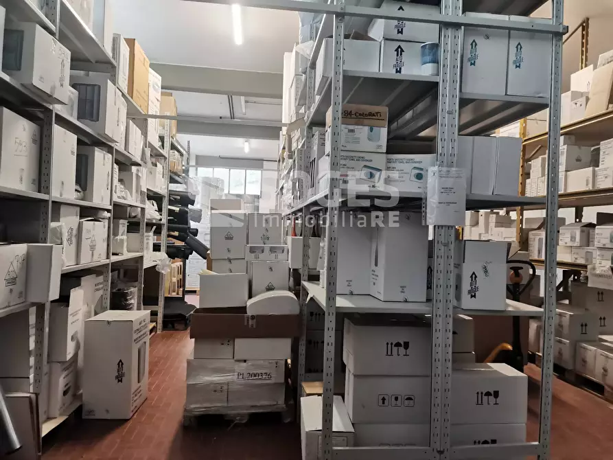 Immagine 9 di Attività commerciale in affitto  in via puccini a Pontassieve