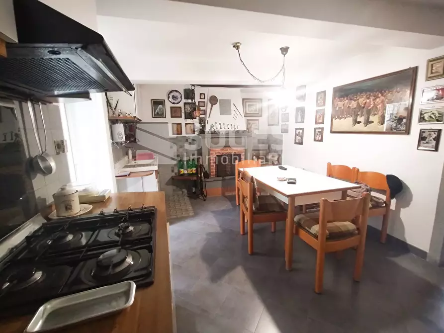 Immagine 2 di Appartamento in vendita  in Sdrucciolo della torre a Rufina