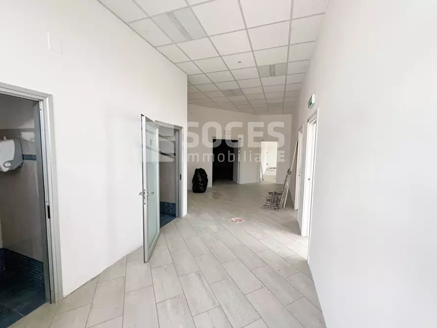 Immagine 2 di Locale commerciale in vendita  in VIA PRIMA STRADA LUNGARNO n. 1 a Terranuova Bracciolini