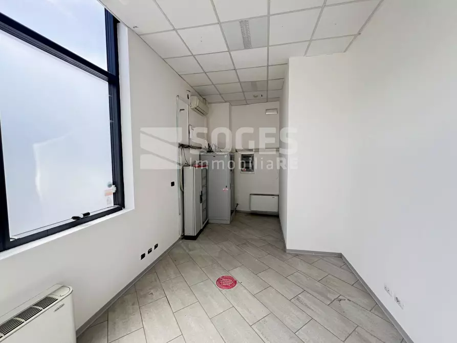 Immagine 11 di Locale commerciale in vendita  in VIA PRIMA STRADA LUNGARNO n. 1 a Terranuova Bracciolini