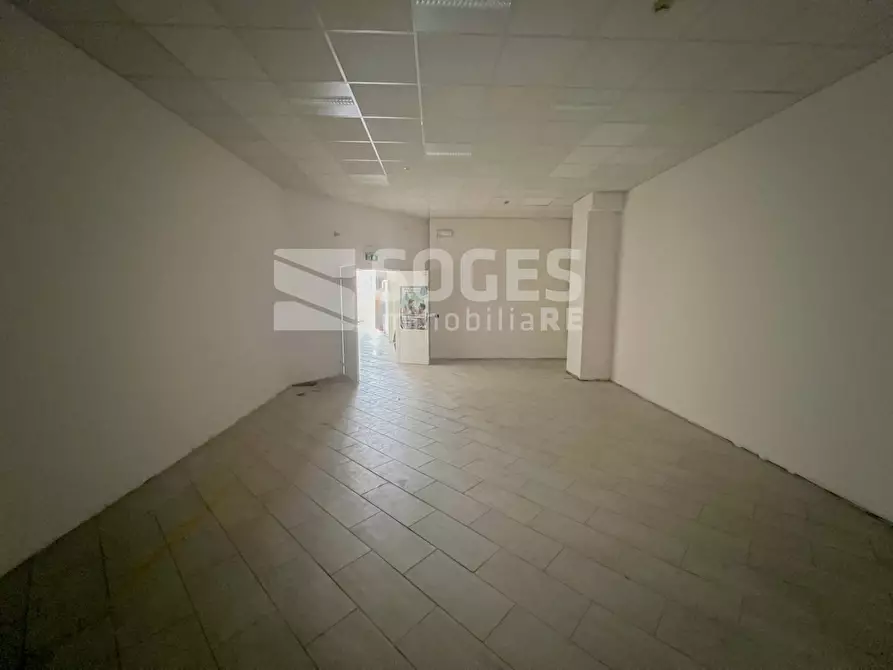 Immagine 18 di Locale commerciale in vendita  in VIA PRIMA STRADA LUNGARNO n. 1 a Terranuova Bracciolini