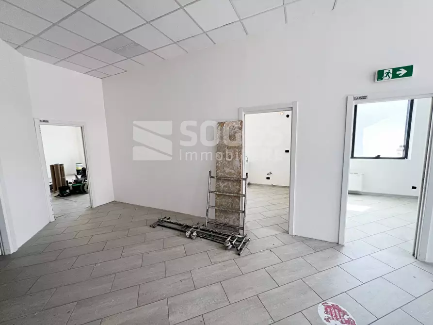 Immagine 10 di Locale commerciale in vendita  in VIA PRIMA STRADA LUNGARNO n. 1 a Terranuova Bracciolini