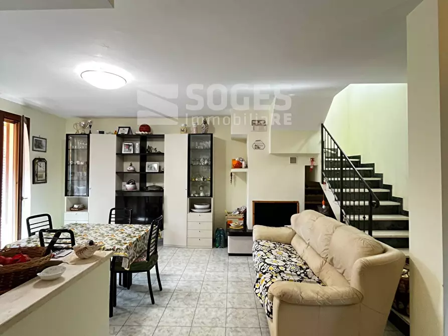 Immagine 2 di Appartamento in vendita  in via filippo turati a Cavriglia