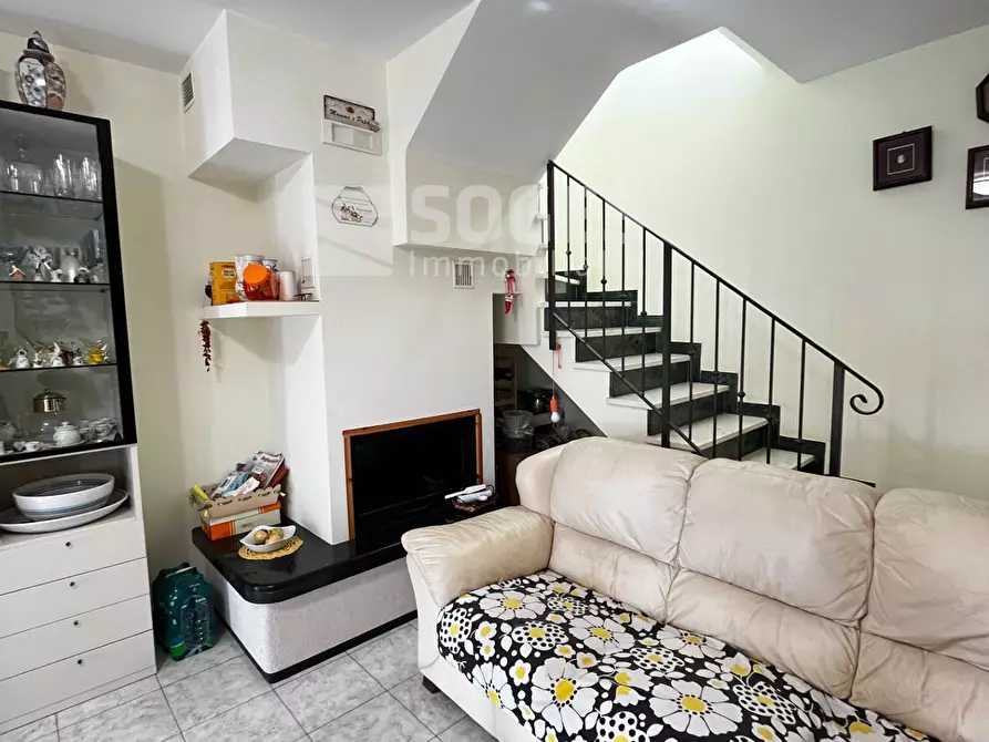 Immagine 15 di Appartamento in vendita  in via filippo turati a Cavriglia