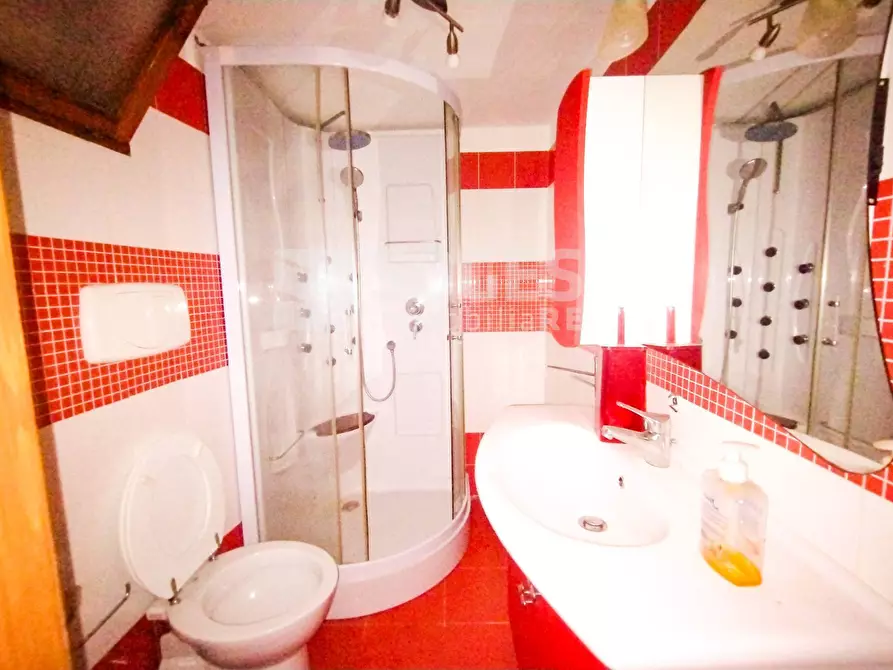 Immagine 19 di Camera in vendita  in via piandrati a Dicomano