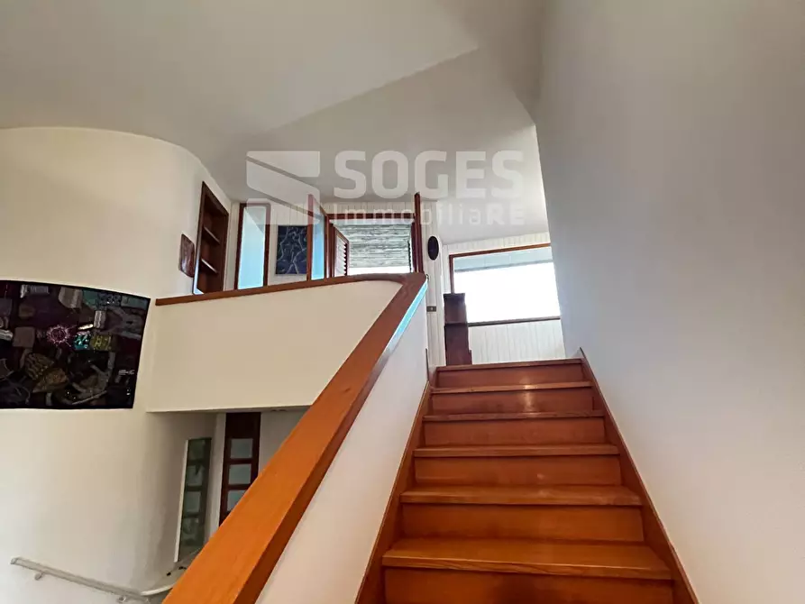 Immagine 10 di Villa in vendita  in via del poggiolino a Figline E Incisa Valdarno