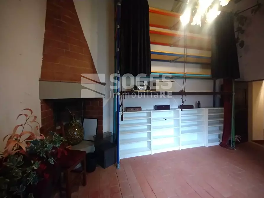 Immagine 26 di Camera in vendita  in frazione Turicchi a Rufina