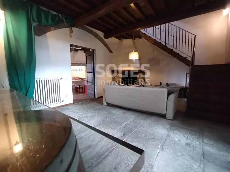 Immagine 29 di Camera in vendita  in frazione Turicchi a Rufina