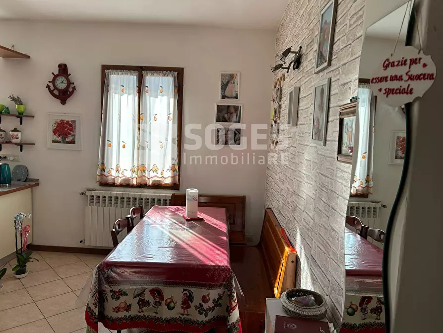 Immagine 2 di Appartamento in vendita  in Via Fabbrini a Figline E Incisa Valdarno