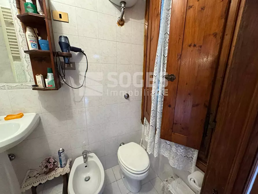 Immagine 15 di Appartamento in vendita  in Via Castellana a Figline E Incisa Valdarno