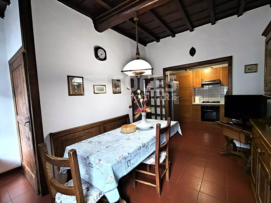 Immagine 2 di Appartamento in vendita  in Piazza Umberto a Londa