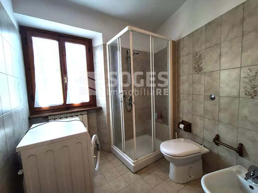 Immagine 5 di Appartamento in vendita  in Piazza Umberto a Londa