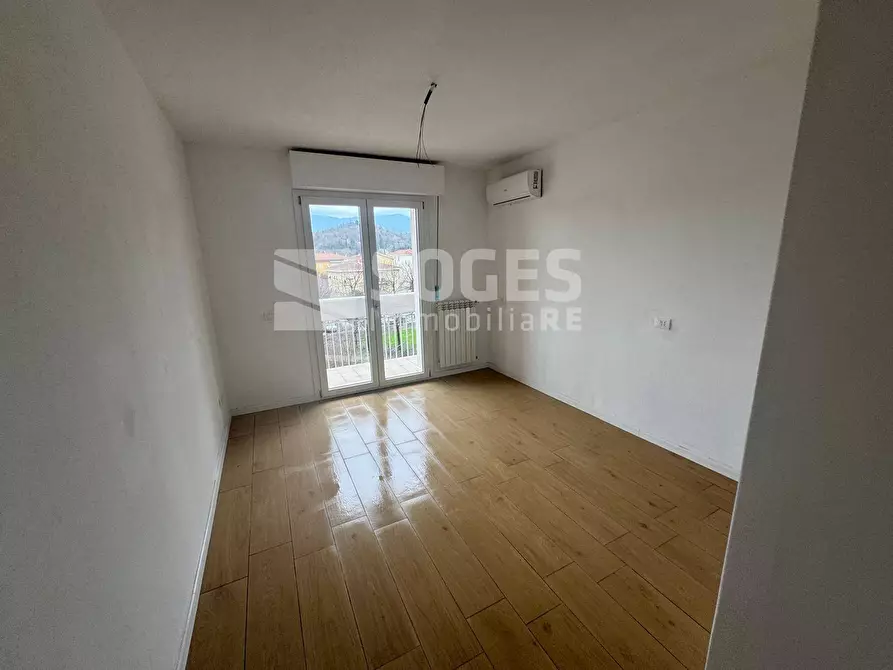 Immagine 11 di Appartamento in vendita  in Via Enrico Berlinguer a Figline E Incisa Valdarno