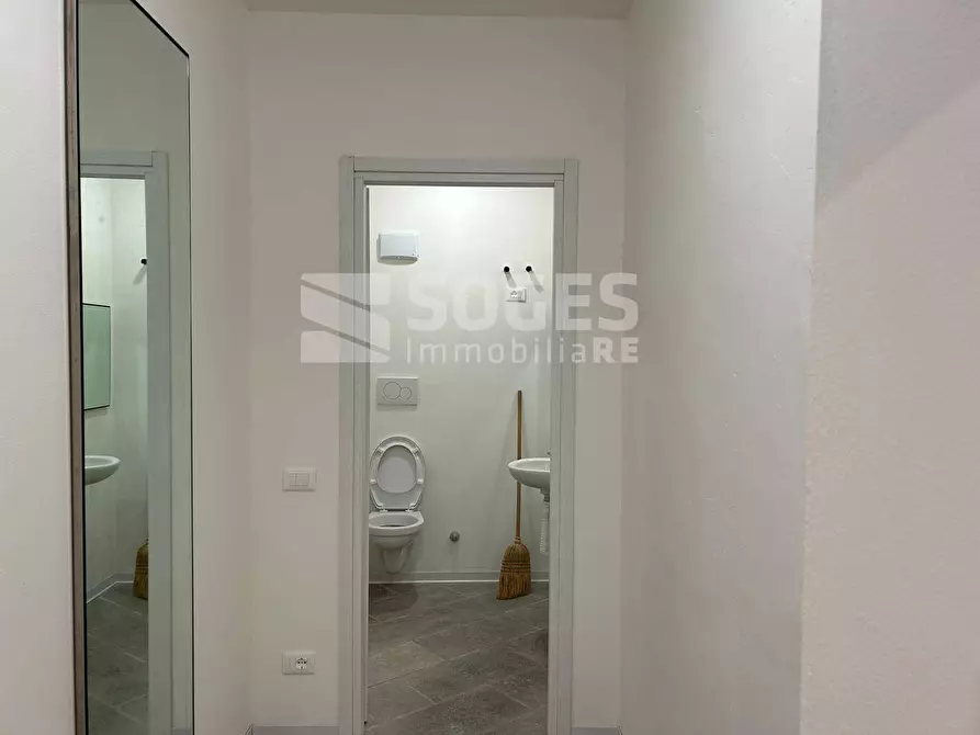 Immagine 7 di Locale commerciale in affitto  in Piazza Marsilio Ficino a Figline E Incisa Valdarno