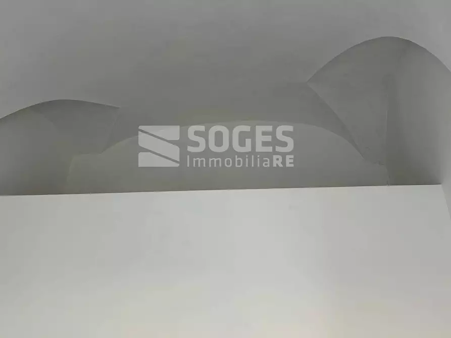 Immagine 9 di Locale commerciale in affitto  in Piazza Marsilio Ficino a Figline E Incisa Valdarno