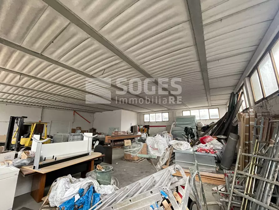 Immagine 9 di Locale commerciale in vendita  a Reggello