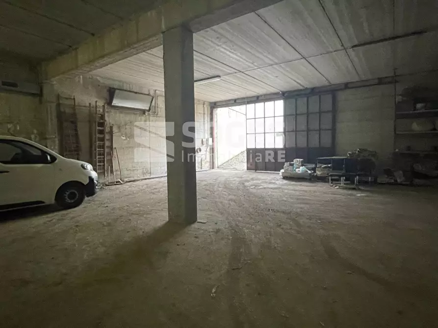 Immagine 20 di Locale commerciale in vendita  a Reggello