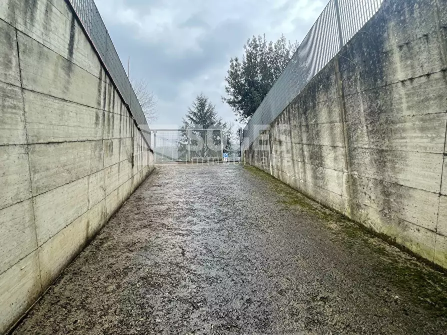 Immagine 25 di Locale commerciale in vendita  a Reggello