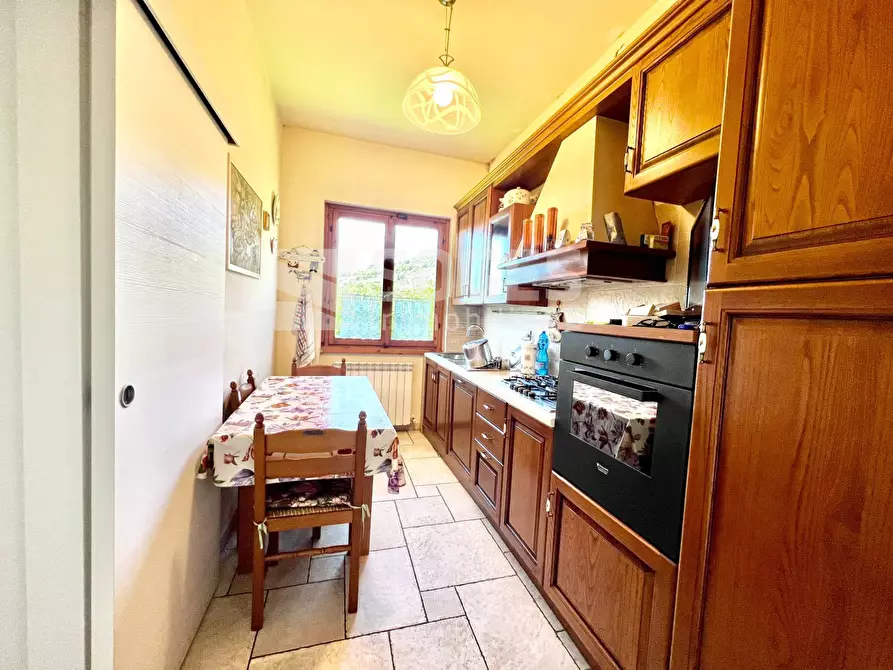 Immagine 7 di Appartamento in vendita  in Via Livorno a Loro Ciuffenna