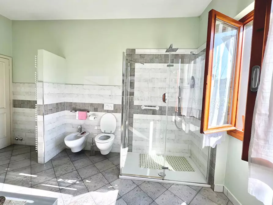 Immagine 16 di Appartamento in vendita  in Via Livorno a Loro Ciuffenna