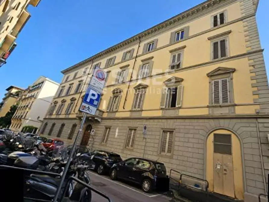 Immagine 7 di Appartamento in vendita  in Via Montebello a Firenze