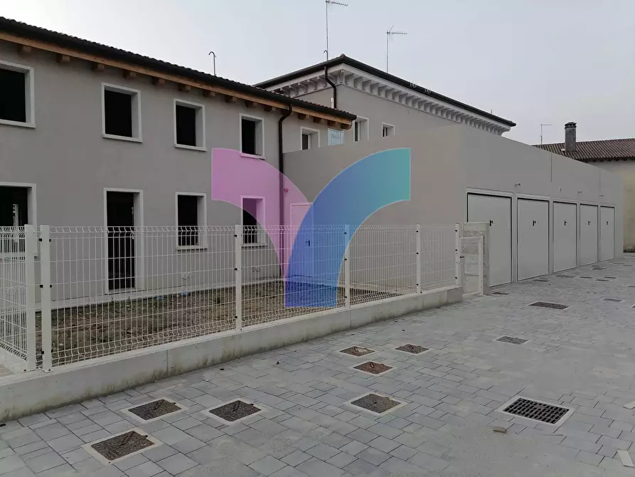 Immagine 22 di Villetta a schiera in vendita  in via san martino a San Biagio Di Callalta