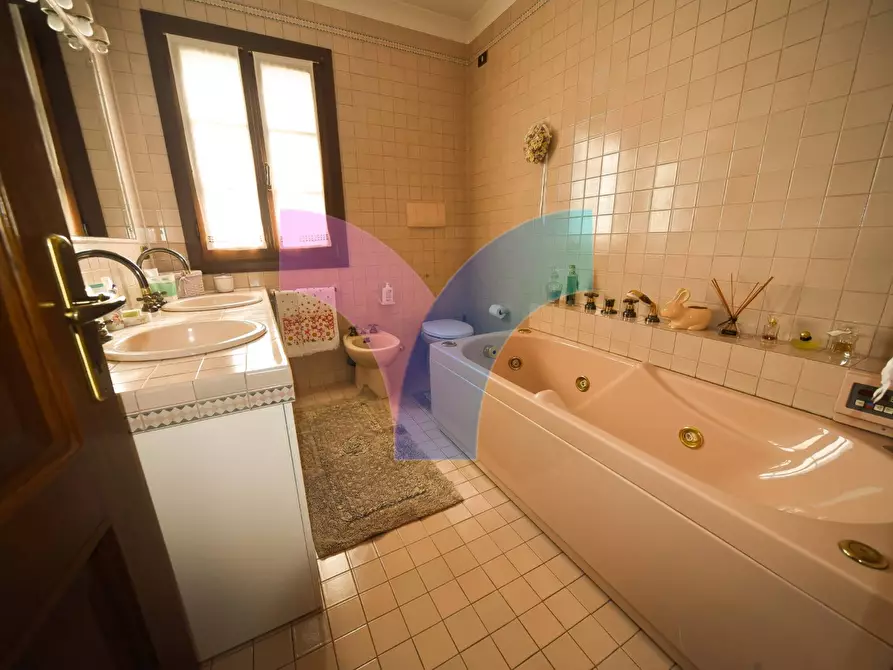 Immagine 25 di Villa in vendita  in piazza vittorio emanuele a Arcade