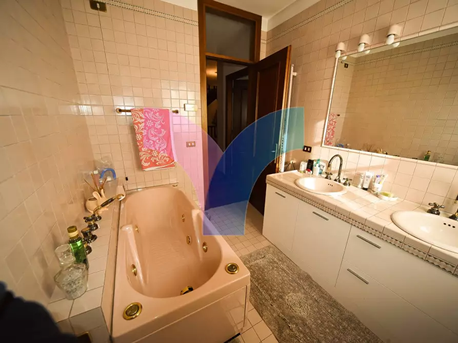 Immagine 26 di Villa in vendita  in piazza vittorio emanuele a Arcade