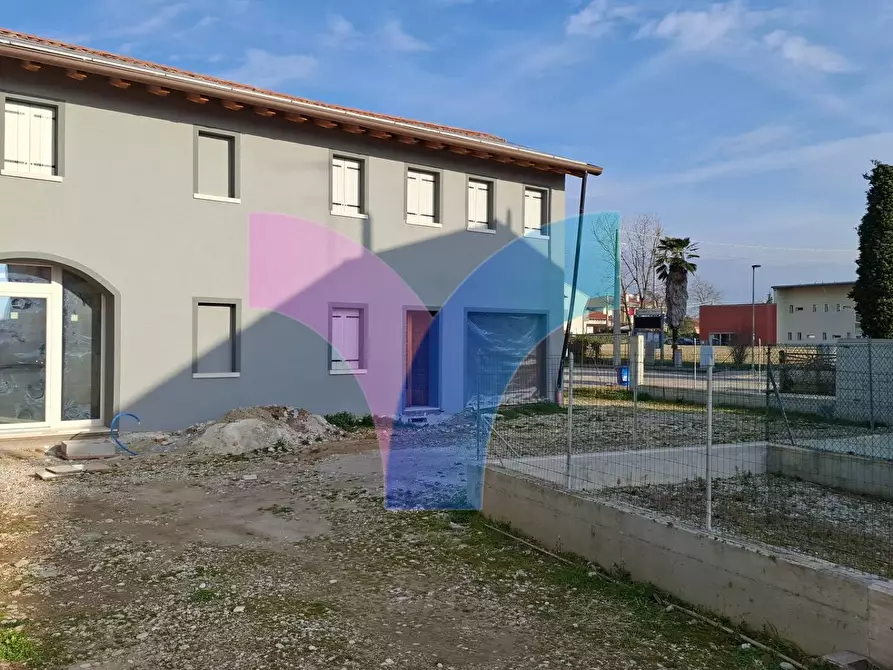 Immagine 1 di Villetta a schiera in vendita  in via  francesco baracca a Istrana