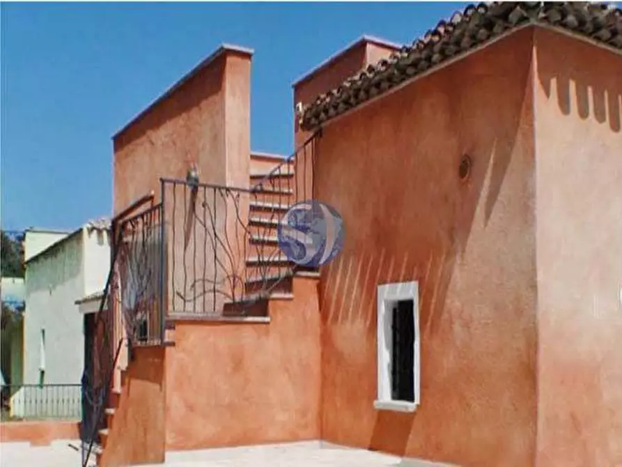 Immagine 1 di Casa indipendente in vendita  in LOC abbiadori a Arzachena