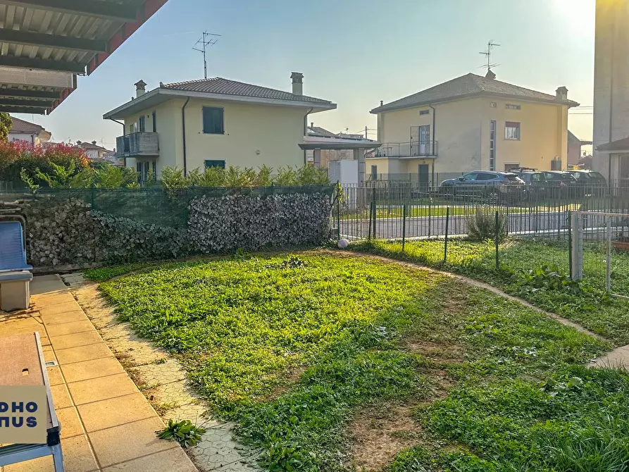 Immagine 26 di Appartamento in vendita  in Via IV Novembre a Brembate Di Sopra