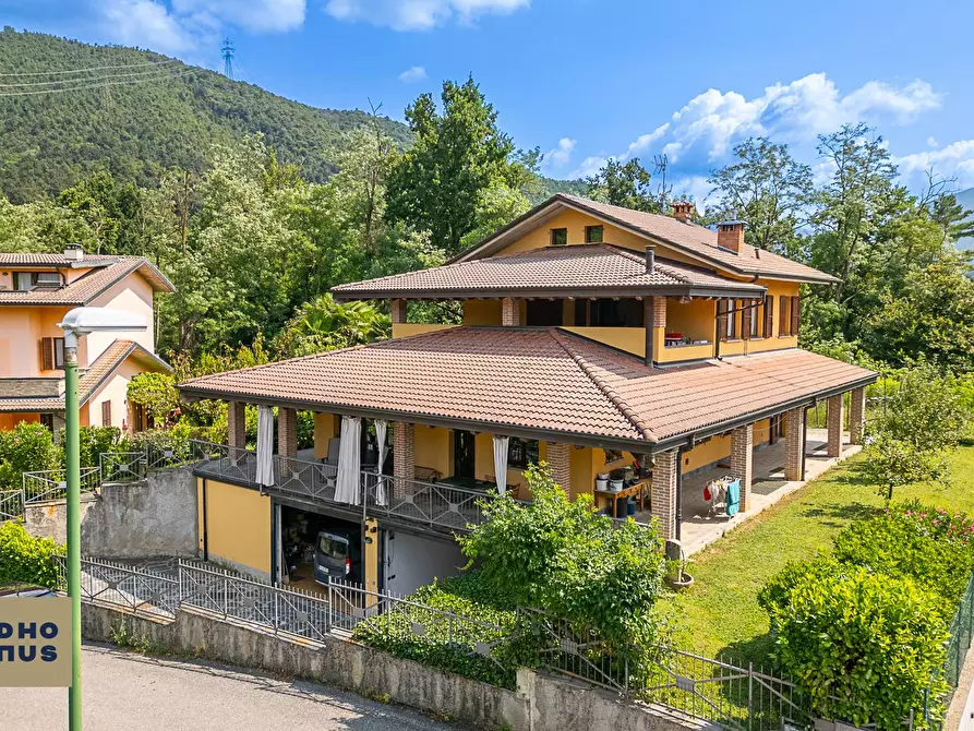 Immagine 1 di Villa in vendita  in Via Dosso a Trescore Balneario