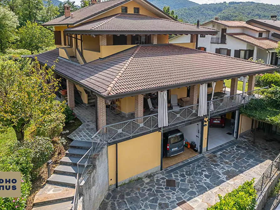 Immagine 3 di Villa in vendita  in Via Dosso a Trescore Balneario